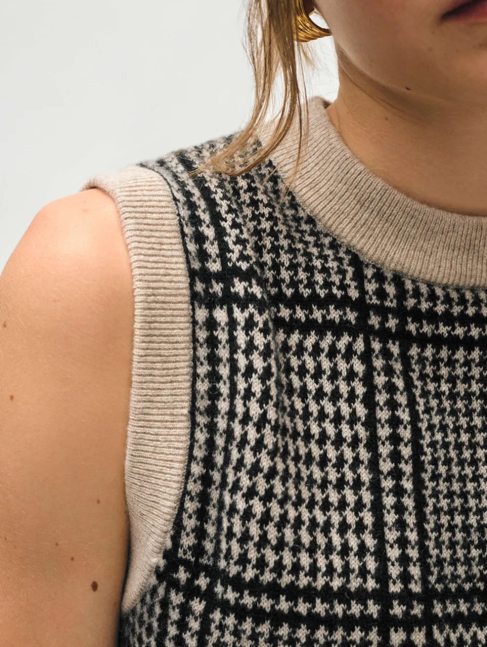 cashmere houndstooth shell