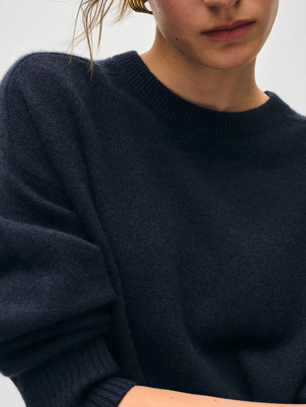 cashmere saddle sleeve crewneck
