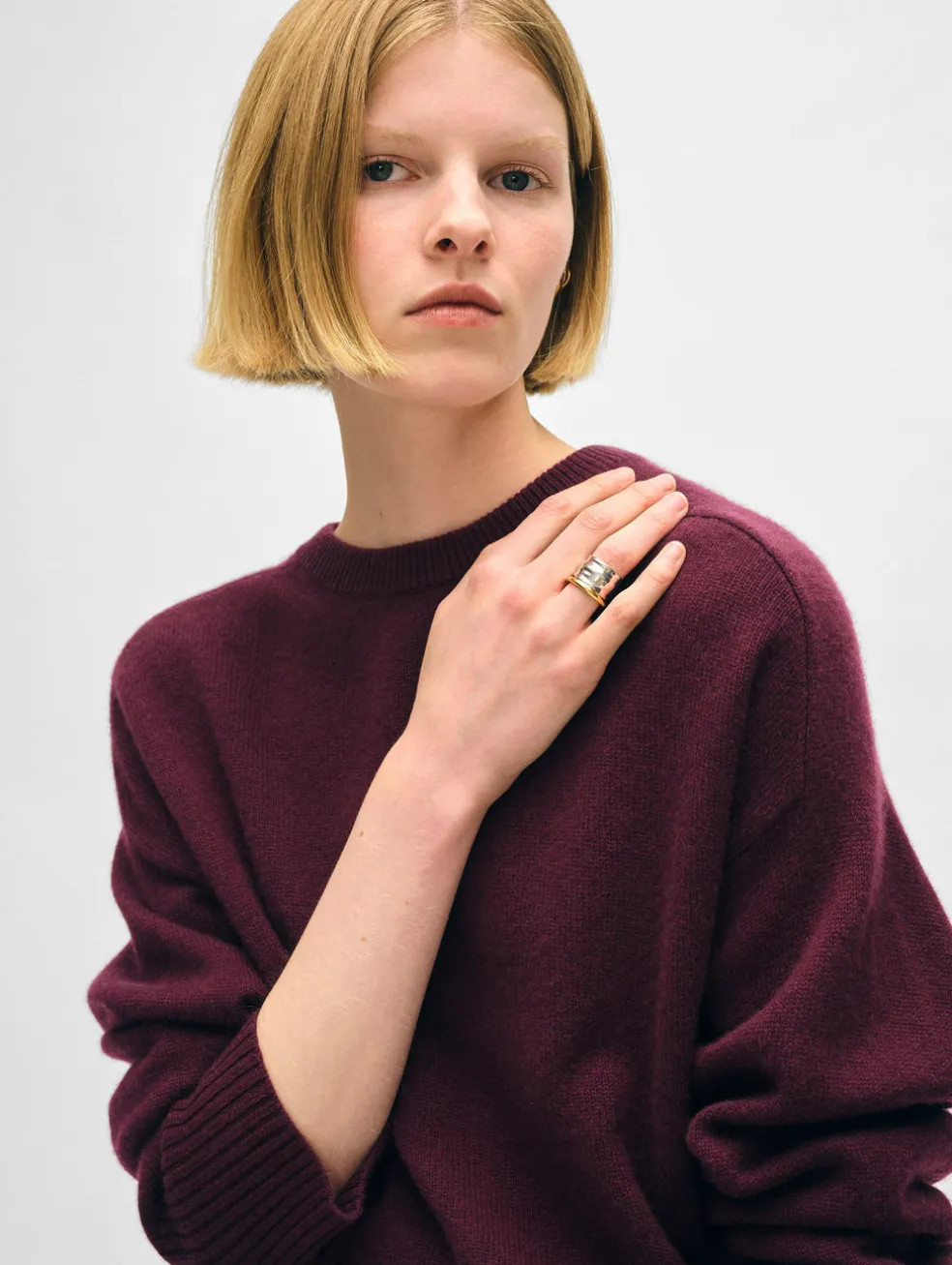 cashmere saddle sleeve crewneck