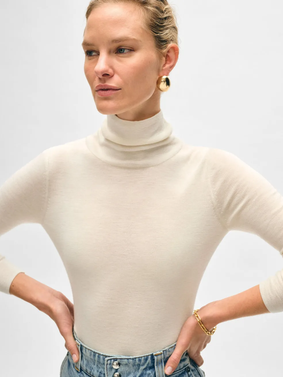 superfine merino fitted turtleneck